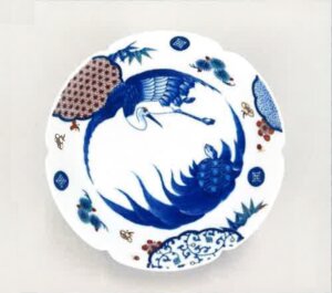 色絵鶴亀松竹梅文様輪花七寸高台皿
