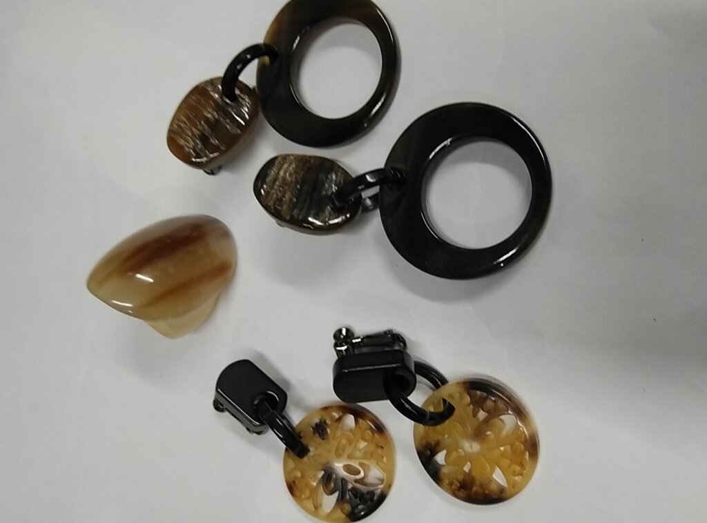 水牛イヤリング、ピヤス